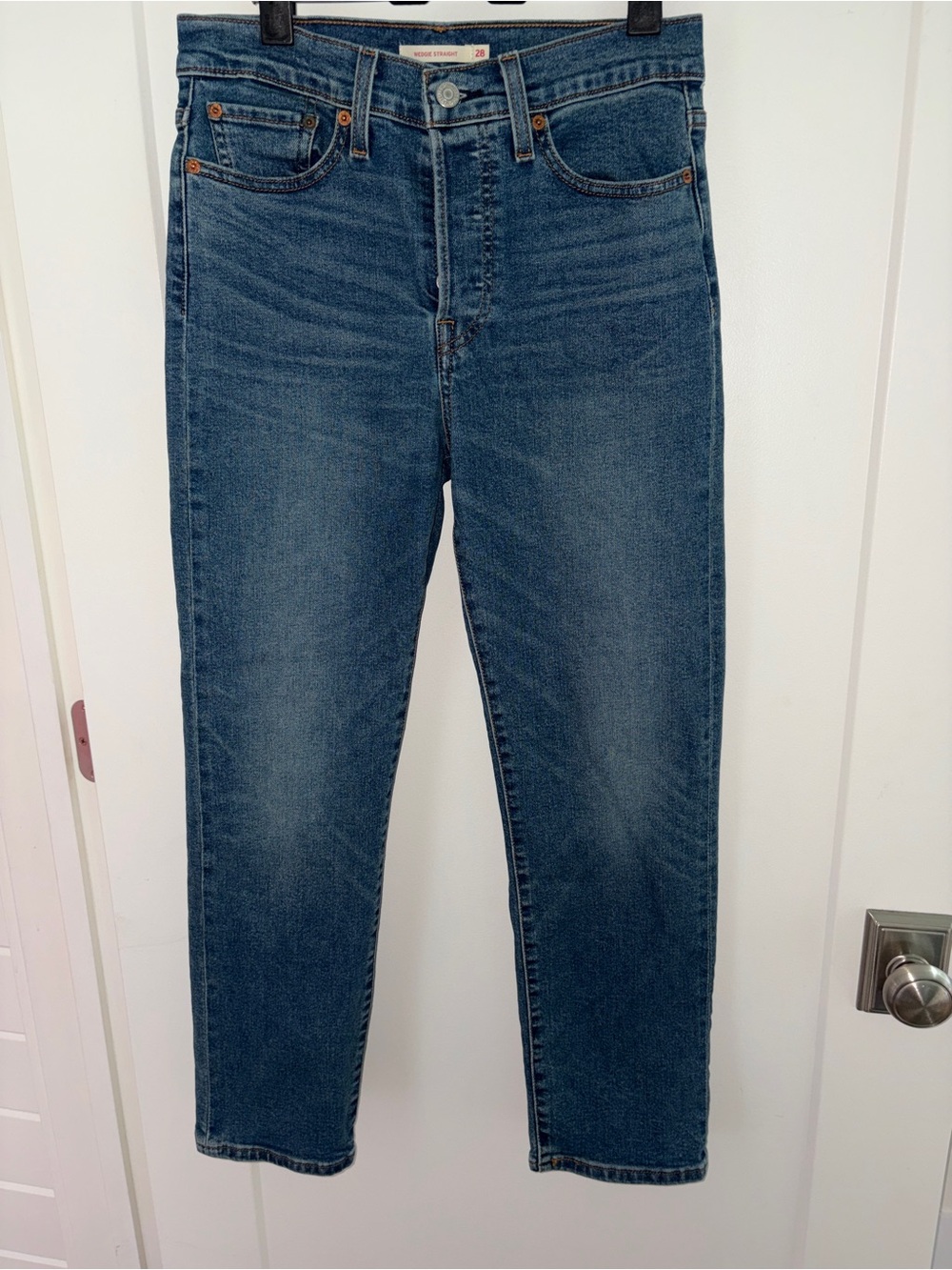 NWOT Levi's Wedgie straight leg jeans sz 28